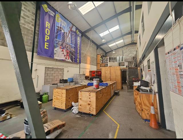 414M² WAREHOUSE TO LET IN MAITLAND